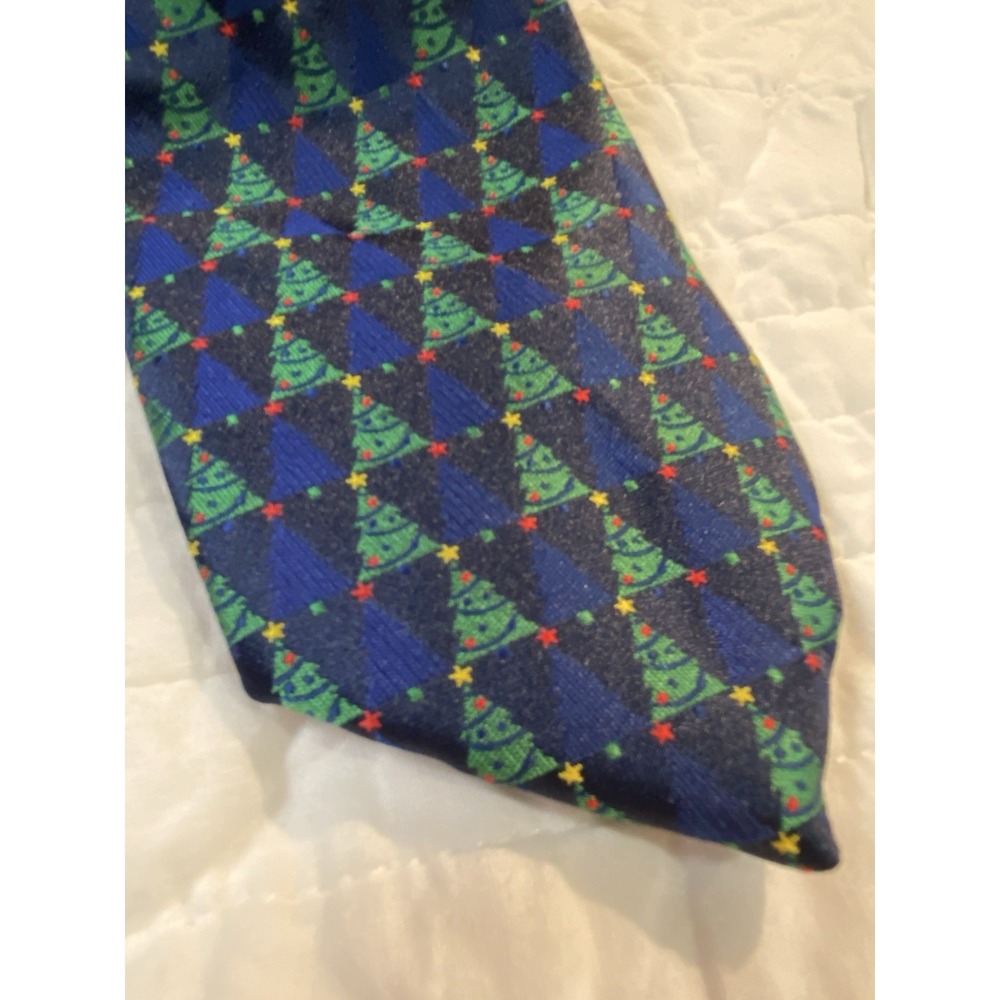 Joyland Neck Tie Adult Mens Red Snowflake Christmas 100% Polyester Necktie